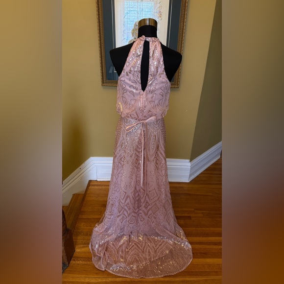 sequin evening gown - Picture 4 of 8